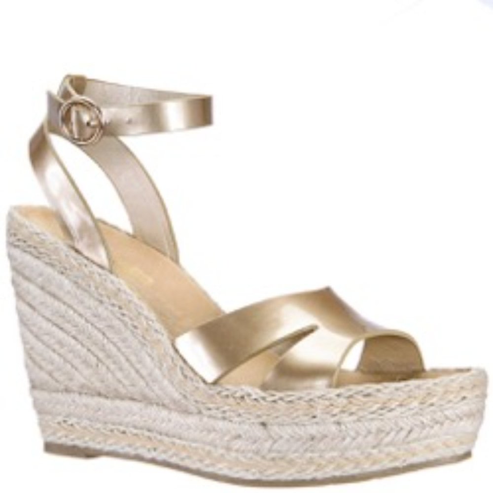 NWB- Estelle Gold Patent Platform Espadrille Sandals